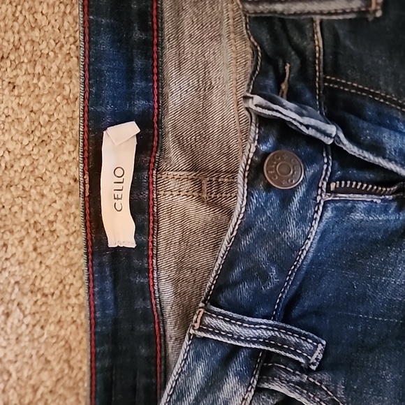 Jeans - Picture 2 of 4